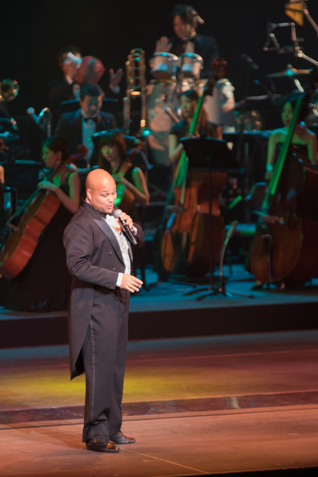 バレンタイン・ナイト 2016 「Kiss the girl」シンガー 撮影:YOSHI