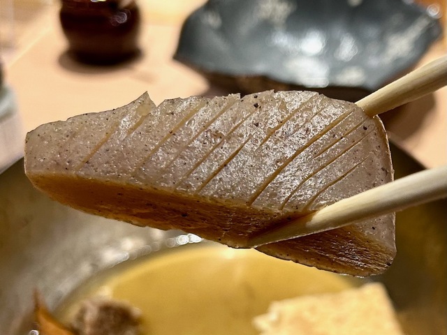 【茅乃舎 だしおでん】味がしみ込みにくいこんにゃくを時間をかけて炊いたおかげで、おいしくいただけた