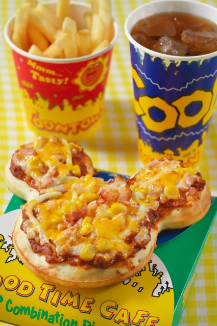 ミッキーピザ 950円|リフレッシュメントコーナー|東京ディズニーランド「New Dreams, More Fun!!」関連メニュー