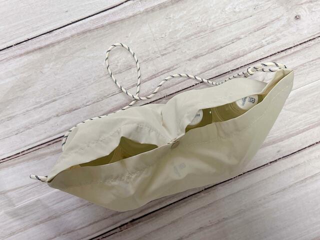 550mlのペットボトルを7本入れてもボタンが留まります♪