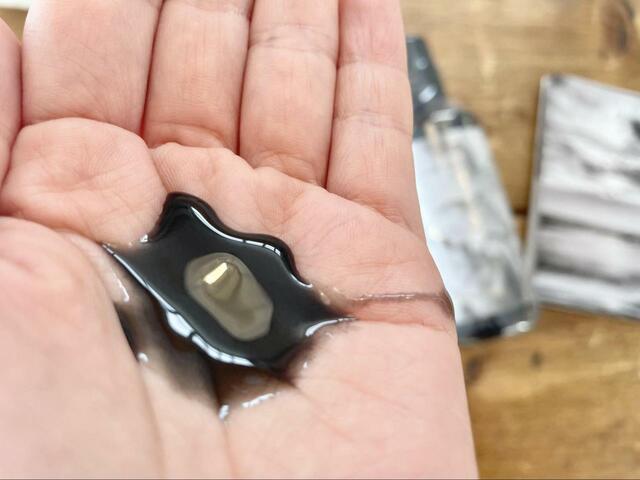 【initiator HEMP CHARCOAL SHAMPOO】野州麻炭の吸着効果で頭皮の汚れをスッキリ！