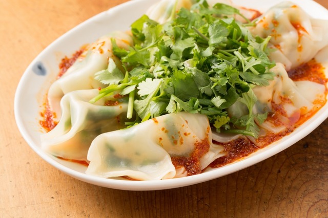 紅油餃子パクチートッピング
