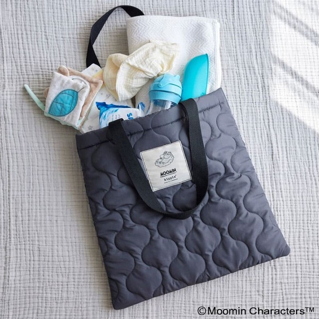 【『ムーミン×kippis たっぷり入る! ふわ軽キルティングトートバッグ BOOK』（宝島社）】マチなしでもたっぷり入ります！