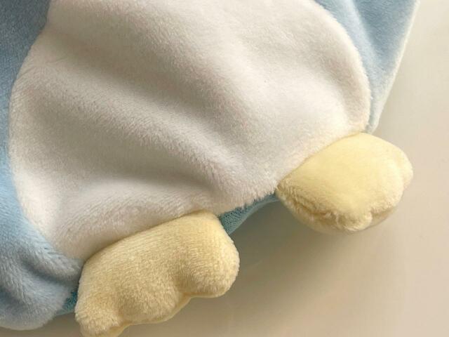 【すみっコぐらしののびのびお片付け巾着 ぺんぎん(本物)】足がぴょこっとしていてかわいすぎる…