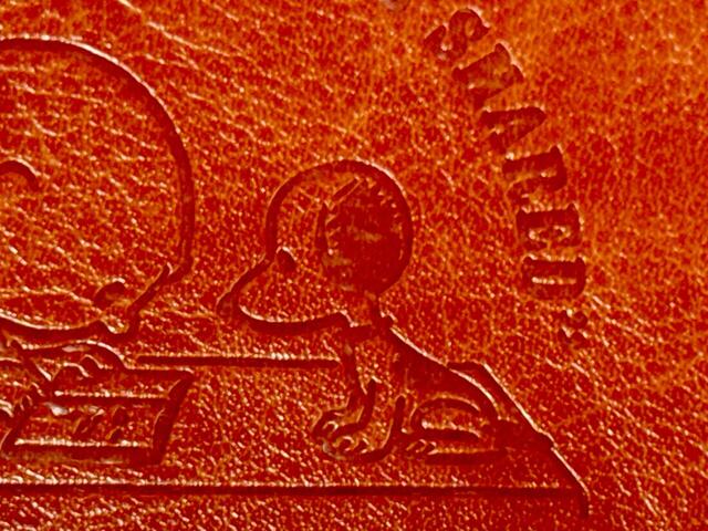 今よりも犬らしい（？）スヌーピー。75周年の特別感あるデザインがうれしい♪