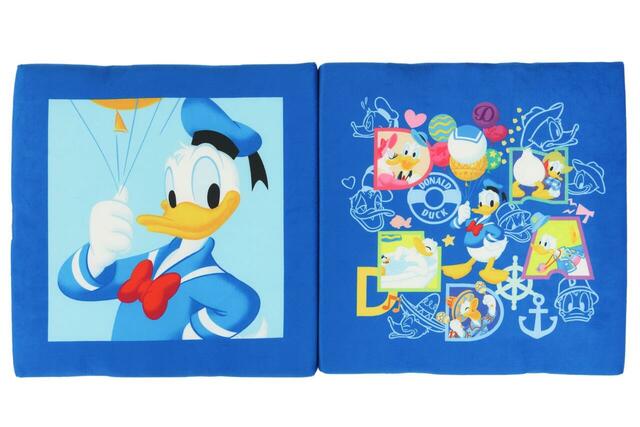 シートクッション 3,900円|東京ディズニーリゾート ドナルドダック新作グッズ|販売店舗:東京ディズニーランド「ホームストア」、東京ディズニーシー「ヴィラ・ドナルド・ホームショップ」|発売日:2026年10月15日(木)