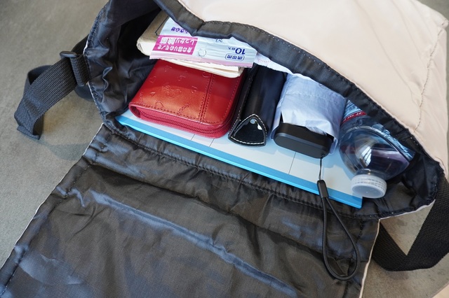 B5のノートやタブレット端末も入る