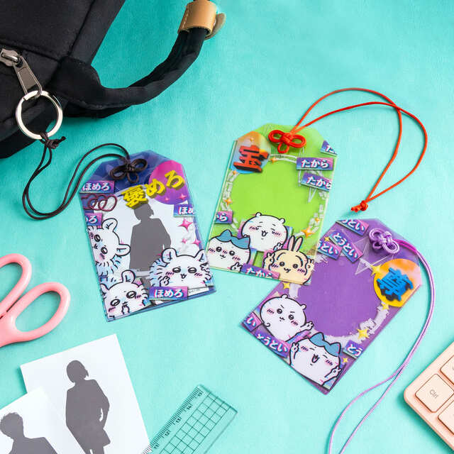 【ちいかわらんど 新宿店】「トーキョー ちいかわ お守り型トレーディングカードホルダー」3種　各880円