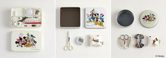 【左：ソーイングセット＜ミッキー&フレンズ＞】価格：6,490円（税込）【中：ソーイングセット缶S＜ミッキー&フレンズ＞】価格：3,960円（税込）【右：ソーイングミニ缶＜ミッキー&フレンズ＞】価格：2,640円（税込）