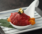但馬牛の赤身ウニ巻き  1,274円(税込)