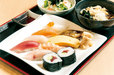 日本橋 魚錠　寿司定食（サラダ・汁物付）　980円