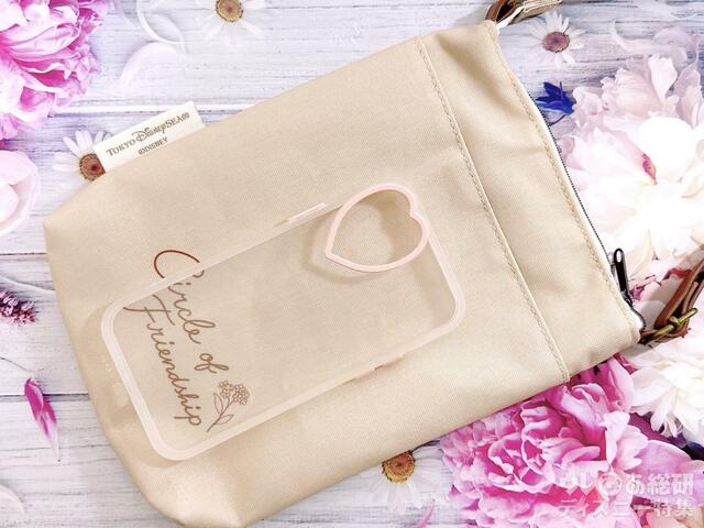 スマホが余裕で入る外ポケット