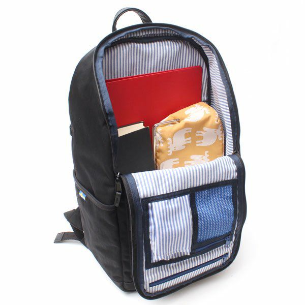 【mozのバッグ売上ランキング 2位】「A4対応で通勤・通学やマザーズリュックにも◎見た目すっきり収納たっぷり入るリュックサック」8,910円（税込）