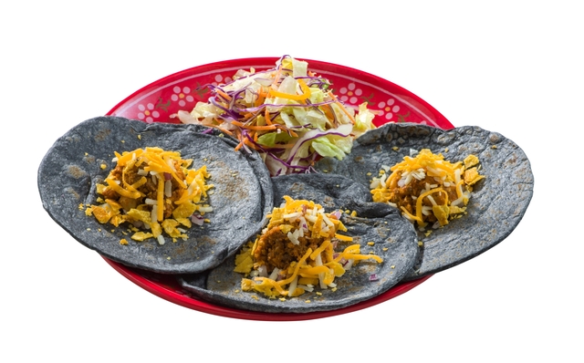 スパイシーミートのタコス¥970【販売店舗】ミゲルズ・エルドラド・キャンティーナ|2018年東京ディズニーシー「ディズニー・パイレーツ・サマー」スペシャルメニュー