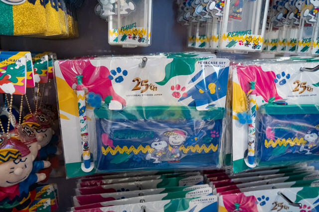 ボールペン＆ペンケースセット 2,900円｜ユニバーサル・スタジオ・ジャパン25周年グッズ