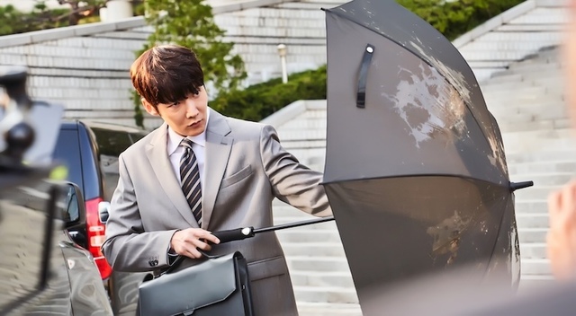 Netflixシリーズ『Missナイト & Missデイ』独占配信中