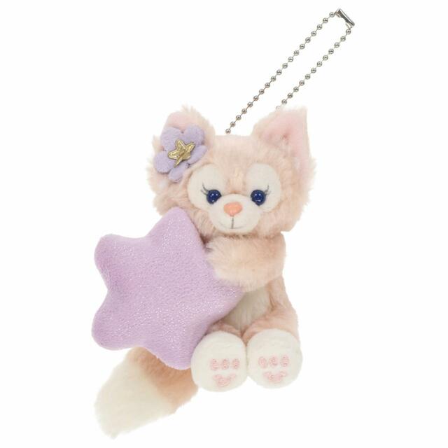 ぬいぐるみバッジ 2,200円|サイズ:高さ約10cm|「ダッフィー&フレンズのサマーナイト・メロディー」スペシャルグッズ|東京ディズニーリゾート40周年“ドリームゴーラウンド”|発売日:2023年7月3日(月)|販売店舗:東京ディズニーシー「マクダックス・デパートメントストア」