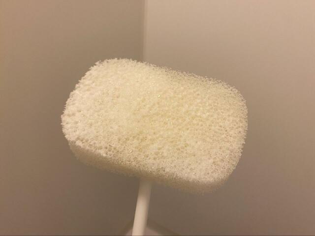 【マーナ(marna)　お風呂の柄付きスポンジ】硬めのスポンジで汚れをしっかり落とせる