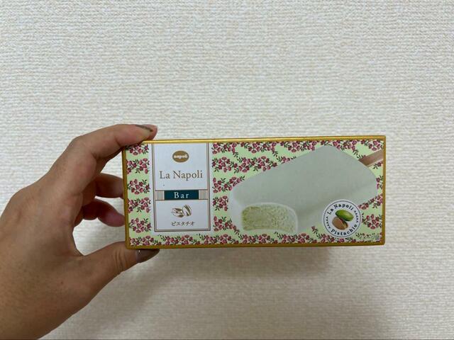 【ファミリーマート ナポリ La Napoli Bar ピスタチオ】上品なパッケージでご褒美気分