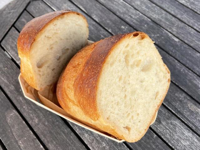 【パン デ フィロゾフ】そのままでもトーストにしても美味な「アサマ」