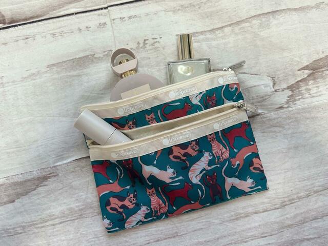 ヘアミストやパフュームオイルなど、嵩張るものも収納できます