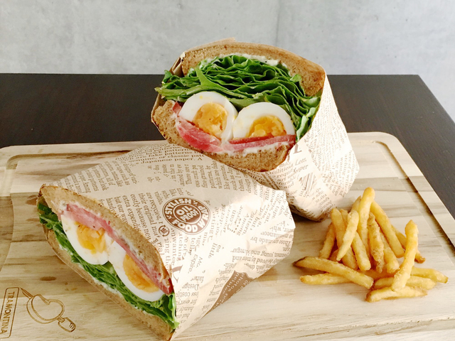 アンチョビ＆ゆで卵サンド／フルサイズ1080円、ハーフサイズ540円