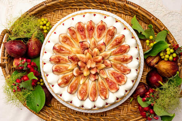 【キル フェ ボン「イチジクのタルト ～ショートケーキ風～」】whole(25cm)¥9,180