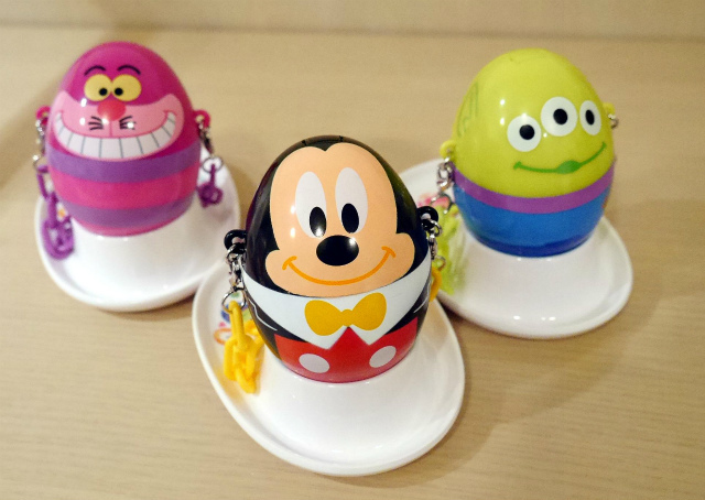 15　グミキャンディー、ミニスナックケース（３種）※エッグスタンドは別売／東京ディズニーランド・東京ディズニーシー「ディズニー・イースター」2015 ©Disney