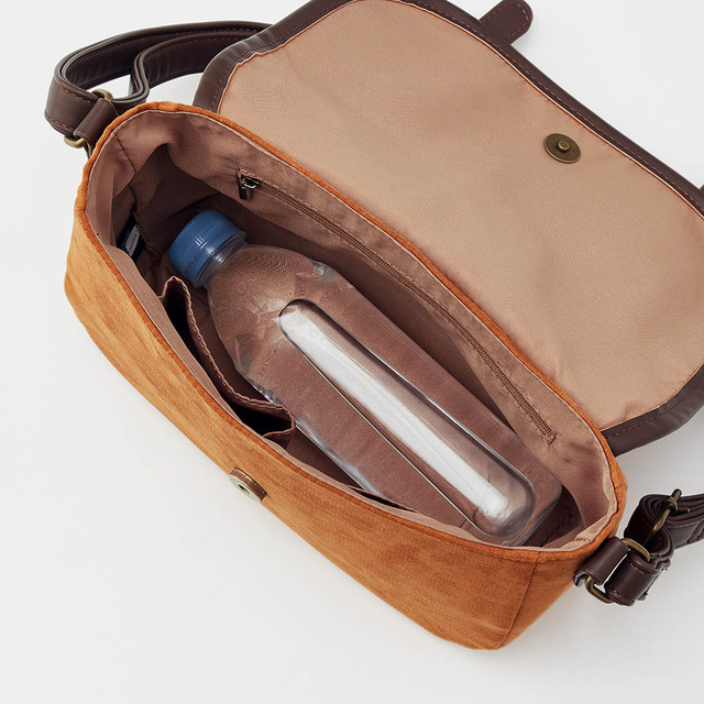 ヌバック調ショルダーバッグ「チップ＆デール」｜￥6,990 （税込）