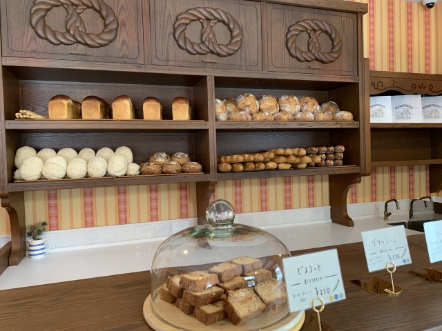 パンの他に焼き菓子も
