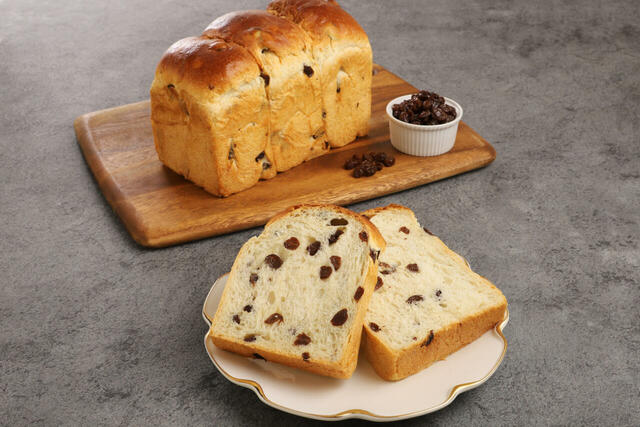 コミベーカリー「55%の究極のぶどう食パン」