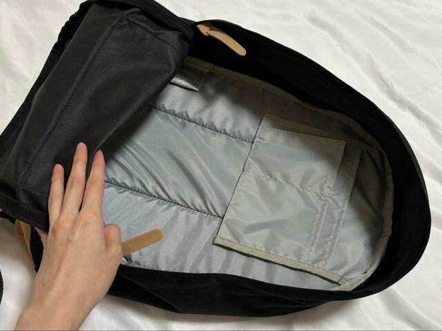 【OUTDOOR PRODUCTS クラシックデイパック】容量は約22L。メイン収納部は大きく開くため底の部分まで見やすく、整理しやすいです◎