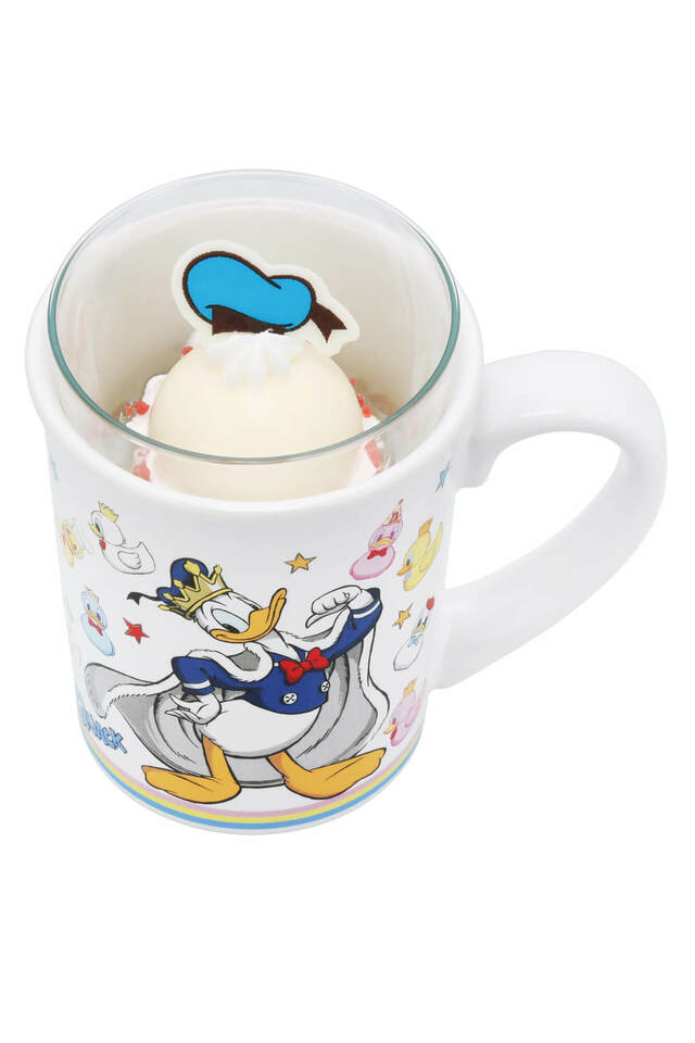 ブルーゼリー＆マンゴームース、スーベニアカップ付き 1,200円｜販売店舗：トゥモローランド・テラス｜ 東京ディズニーランド ディズニー・パルパルーザ「ドナルドのクワッキー・ダック！ダック！ダックシティ！」スペシャルグッズスペシャルメニュー