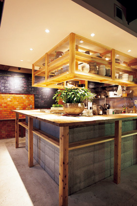 日本酒専門店 采（三軒茶屋） 内観