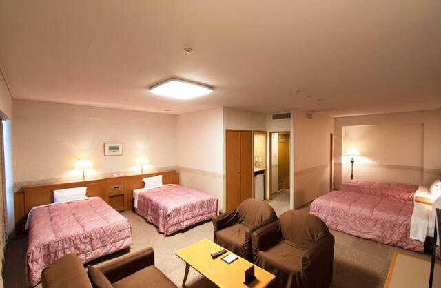 「つま恋リゾート彩の郷 デラックスルーム」【つま恋の“春メニュー”が勢ぞろい！つま恋リゾート彩の郷で「春爛漫ピクニック気分のごちそうバイキング」開催！】