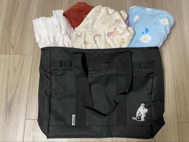 【MOOMIN 撥水 MULTI BIG TOTE BAG BOOK】軽量なので赤ちゃんを抱っこしながらでも持ちやすい