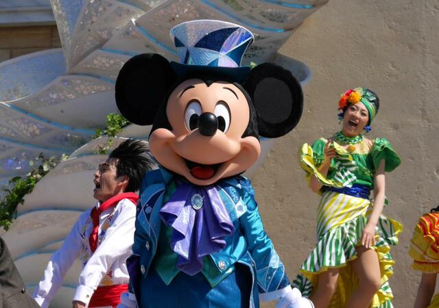 「東京ディズニーシー　25周年“スパークリング・ジュビリー”」ダンス・ザ・グローブ！