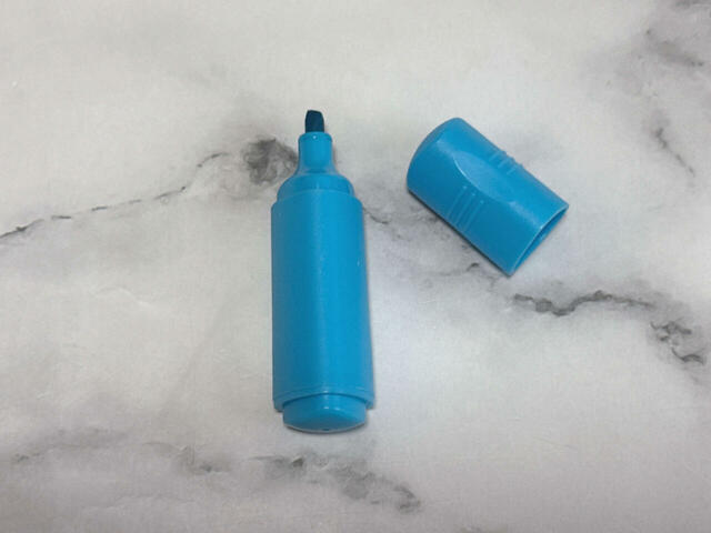 カラーはブルーです