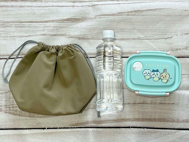 【紀ノ国屋】保冷巾着にお弁当箱と500mlのペットボトルをイン!