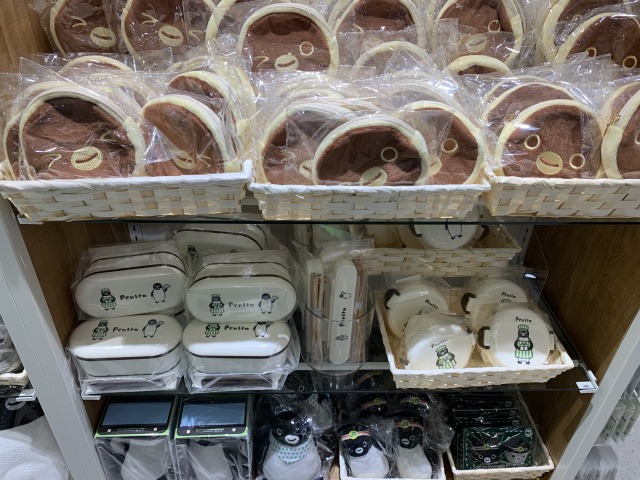 お弁当箱やパンケーキのような小銭入れなどもかわいい!