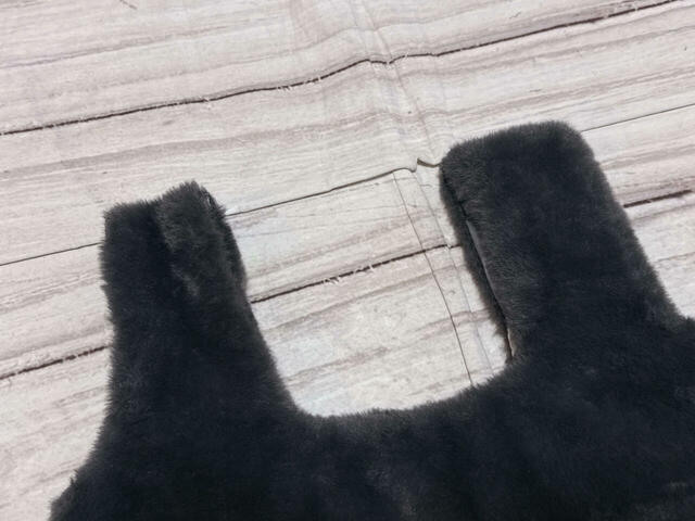 持ち手は短め。マルシェバッグ風のデザイン