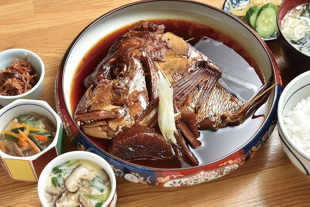 新橋・おいしい魚ランチ／活魚料理 ととや　煮魚定食—1080円
