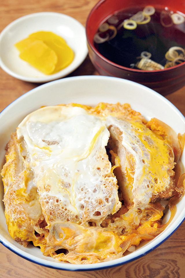 三朝庵（早稲田）　カツ丼　790円