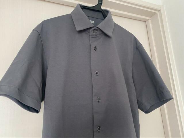 【ユニクロ エアリズムポロシャツ（フルオープン・半袖）】男性用なので左身頃が上