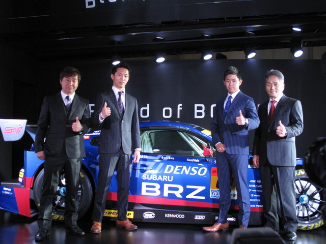 東京オートサロン2015・SUBARUブース：2015年SUBARUチーム集合