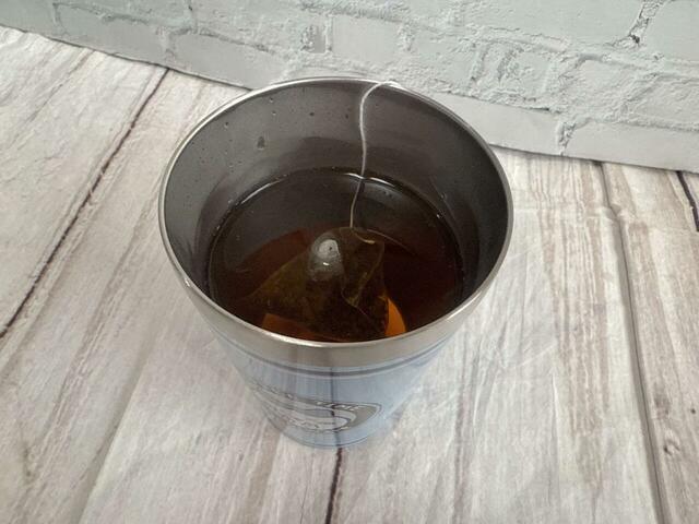 直飲みももちろんOK！温かい飲み物を入れても、タンブラーが熱くならないので安心して使えます！