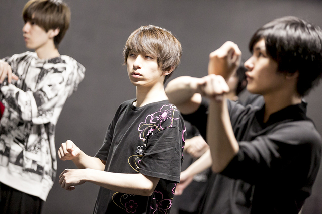 アリスインデッドリースクール 少年・稽古風景（撮影・フクシアヤミ）