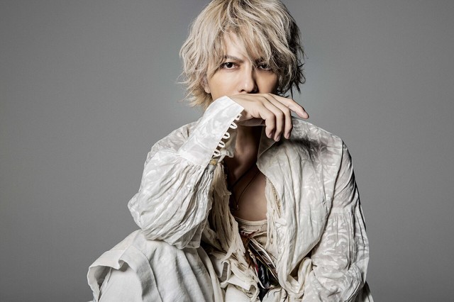 L'Arc-en-Ciel、VAMPSのボーカリストHYDEさん