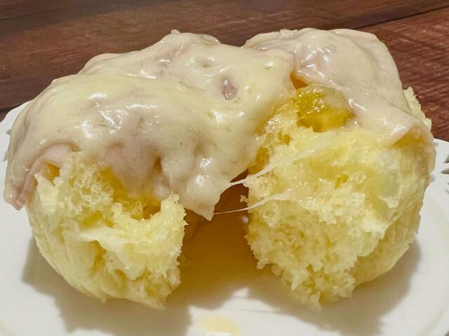 【ファミリーマート】とろけるチーズとハムの塩味と優しい甘さのいもむしパンのマリアージュ♡