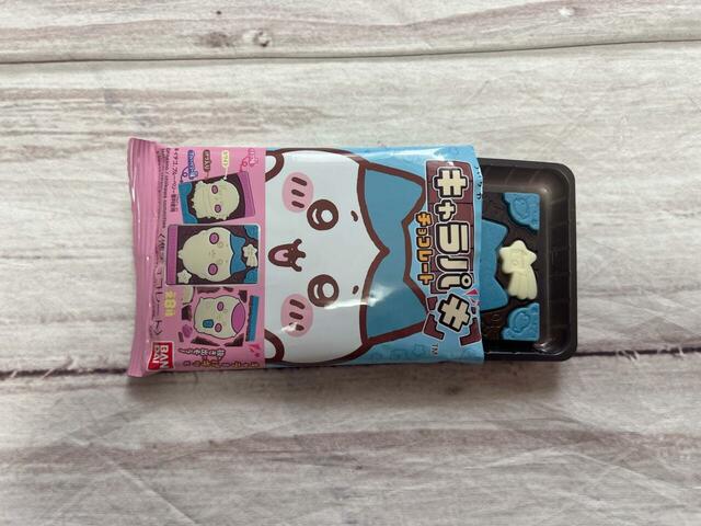 1つ目を開封！推しのハチワレパッケージから開けてみます